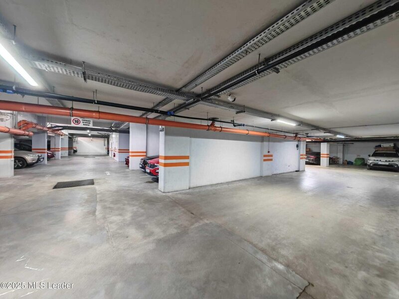 Iancu Nicolae apartament 2 camere, 71 mp utili si loc parcare
